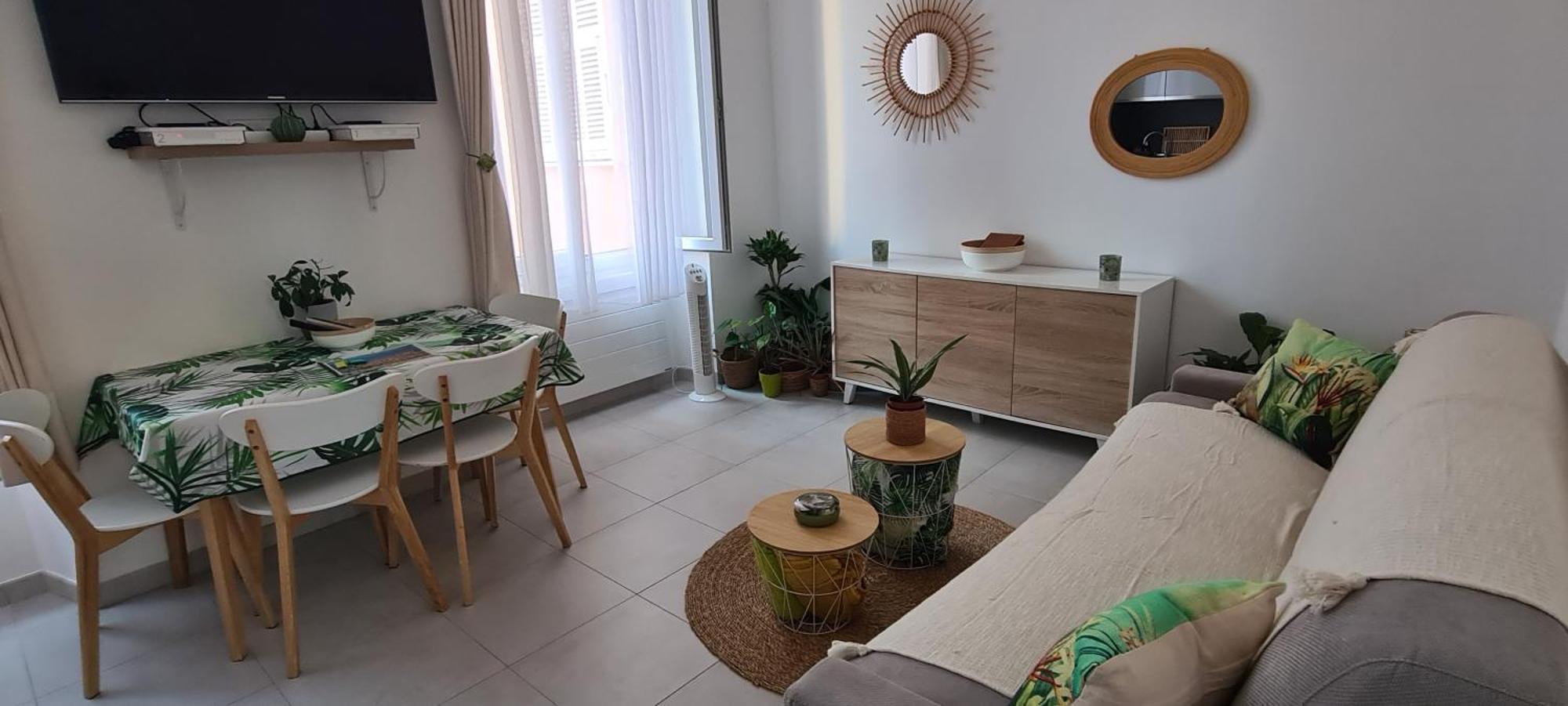 Superbe 2 Pieces Neuf A 100m De La * Menton